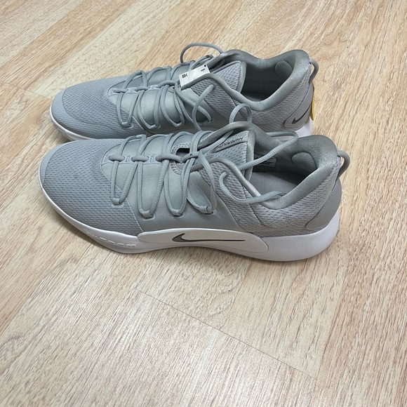 Size 17 mens Nikes new - Picture 1 of 1